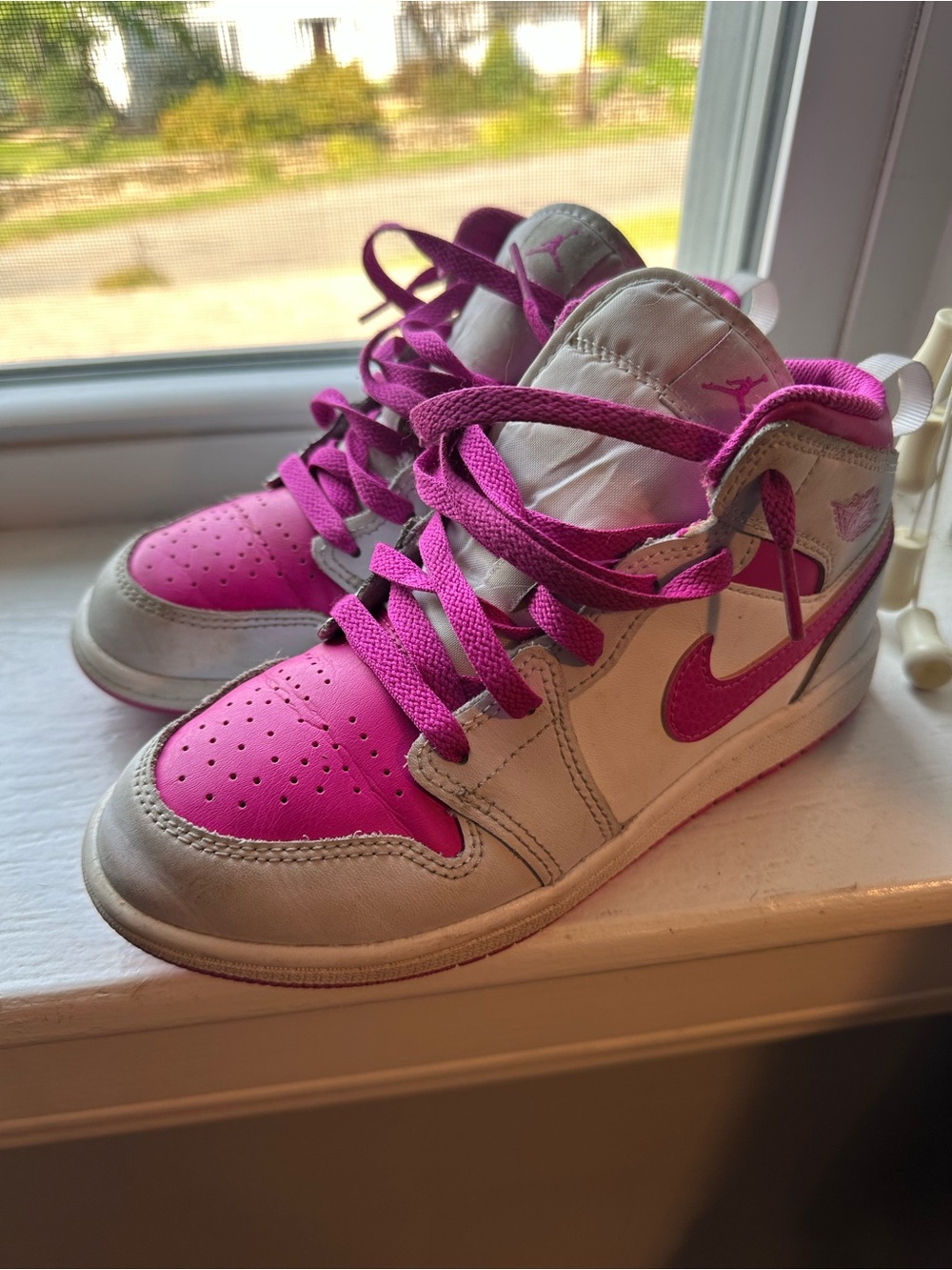 Nike Kids High-Top Sneakers in Pink and White